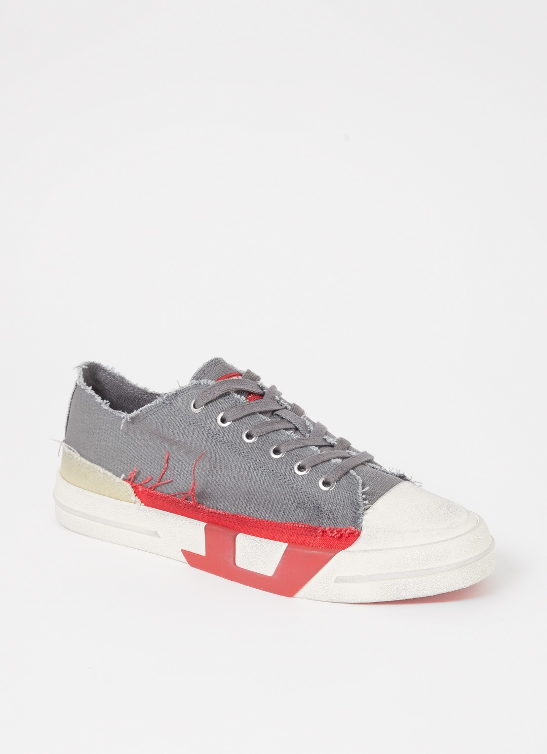 Diesel D-verse Low sneaker van canvas met destroyed afwerking - voorkant 2 middengrijs
