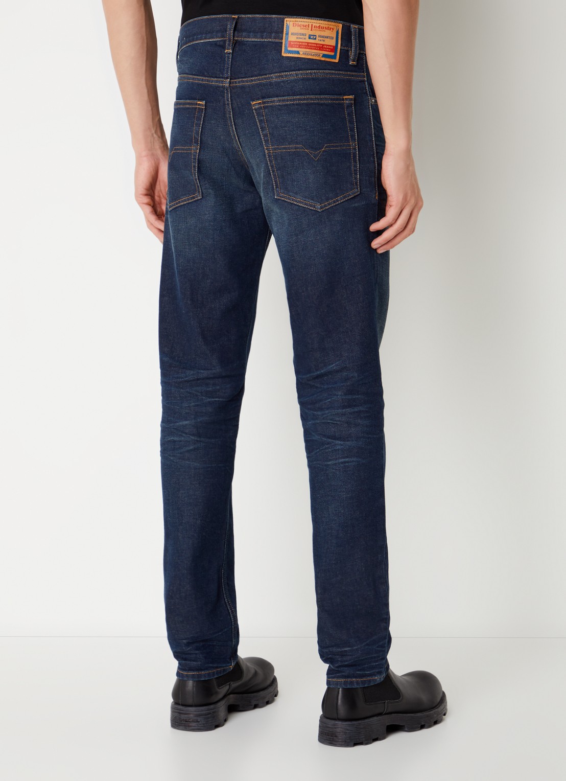 Diesel Finitive straight leg jeans met donkere wassing  - achterkant 3 indigo