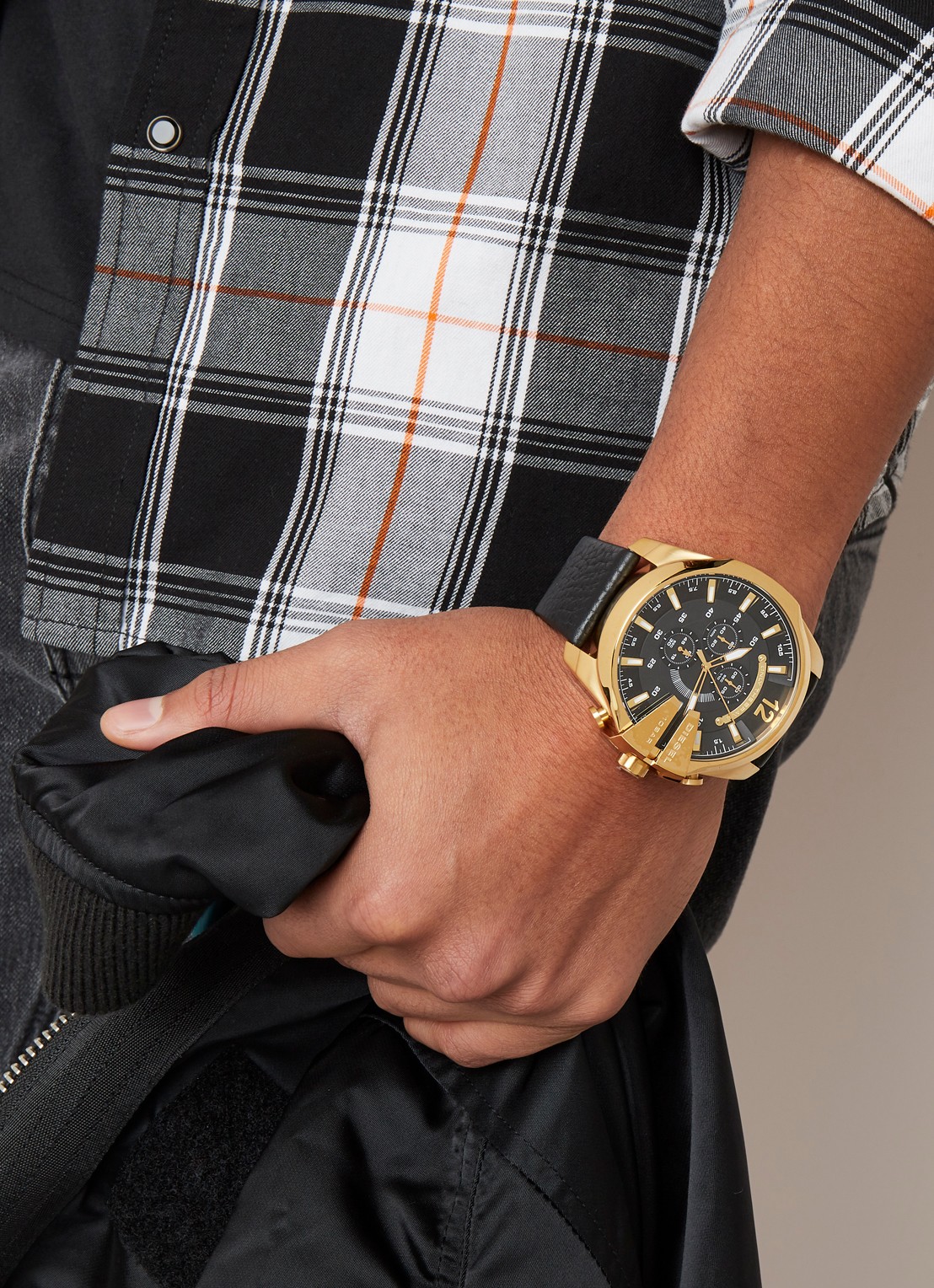 Diesel Horloge Mega Chief DZ4344 - voorkant 2 goud
