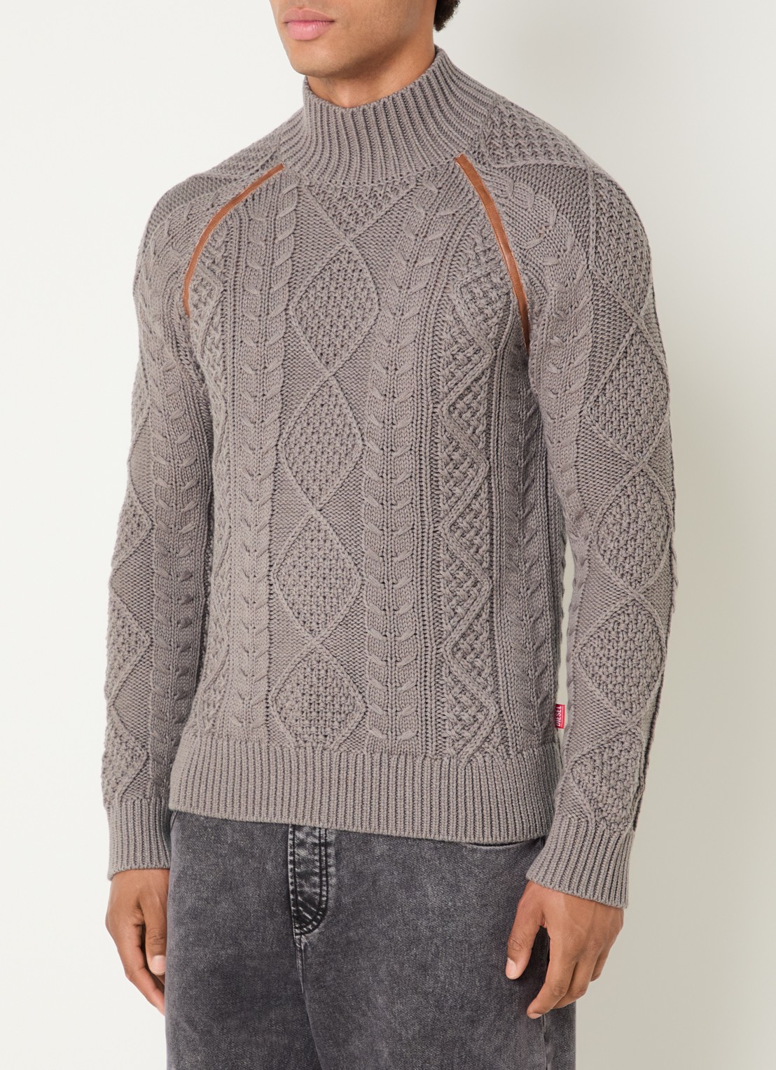 Diesel K-Inome kabelgebreide trui in wolblend met details van imitatieleer - detail 4 taupe