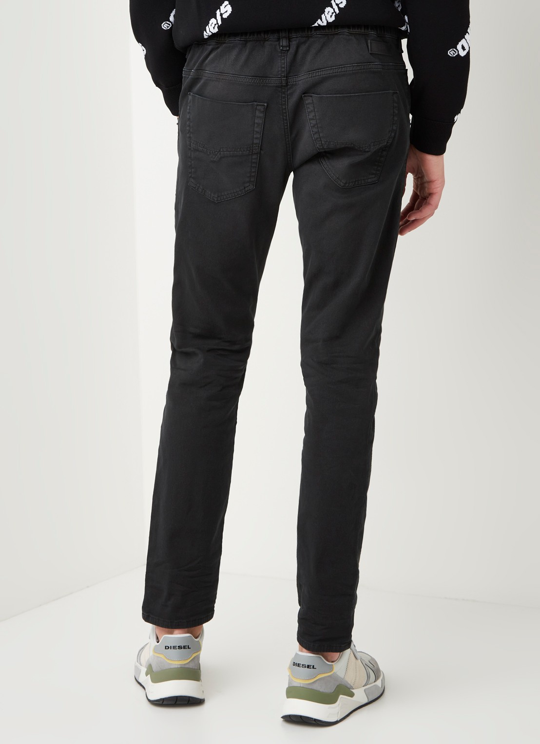 Diesel Krooley-E-Ne tapered joggjeans met stretch - achterkant antraciet