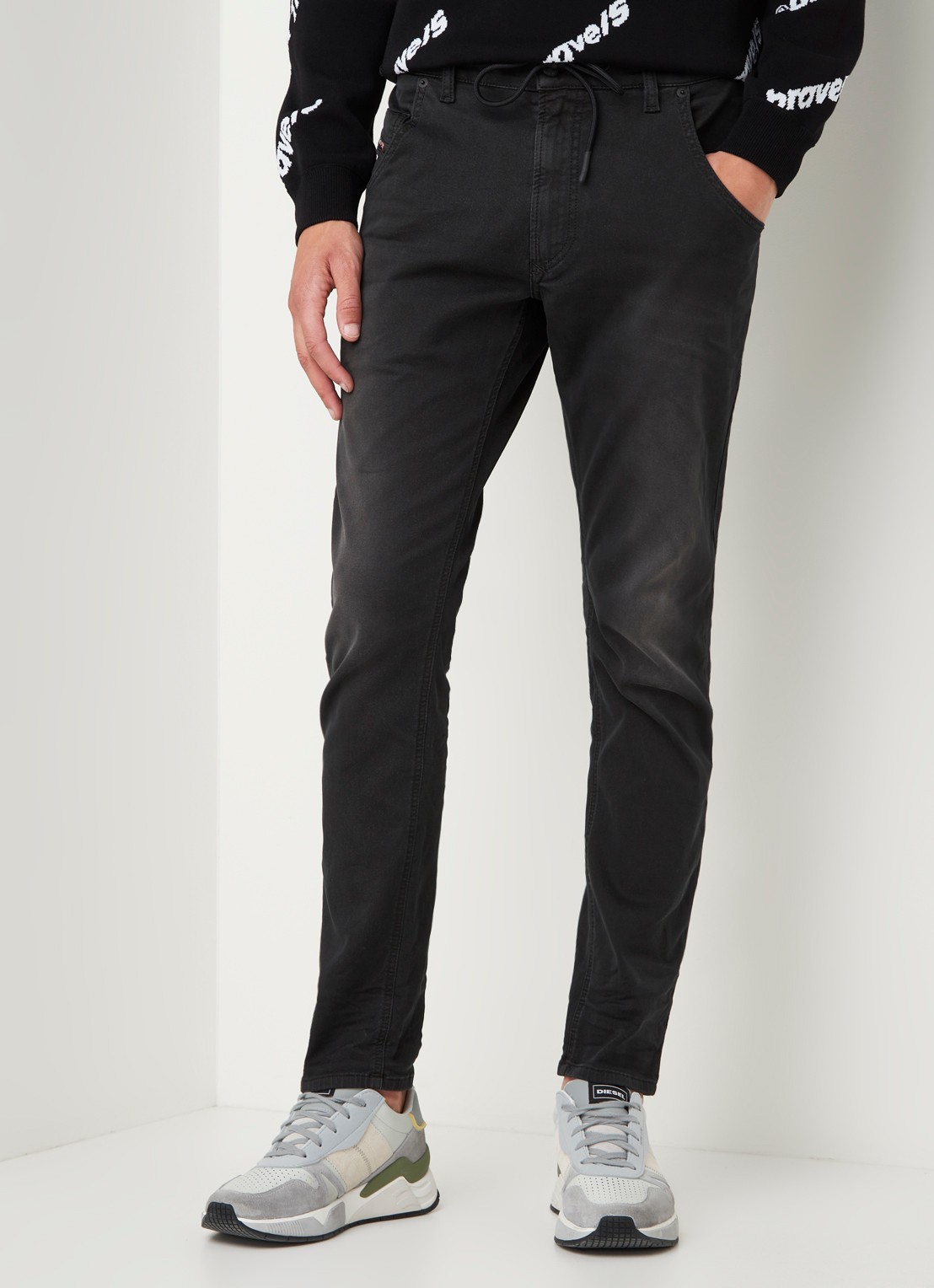 Diesel Krooley-E-Ne tapered joggjeans met stretch - detail 2 antraciet
