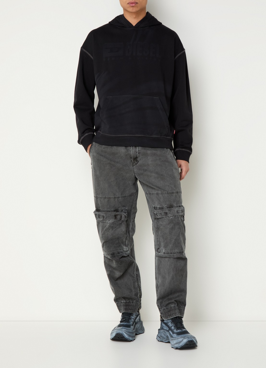 Diesel P-Beeck tapered fit cargobroek met verwassen afwerking - voorkant 5 middengrijs