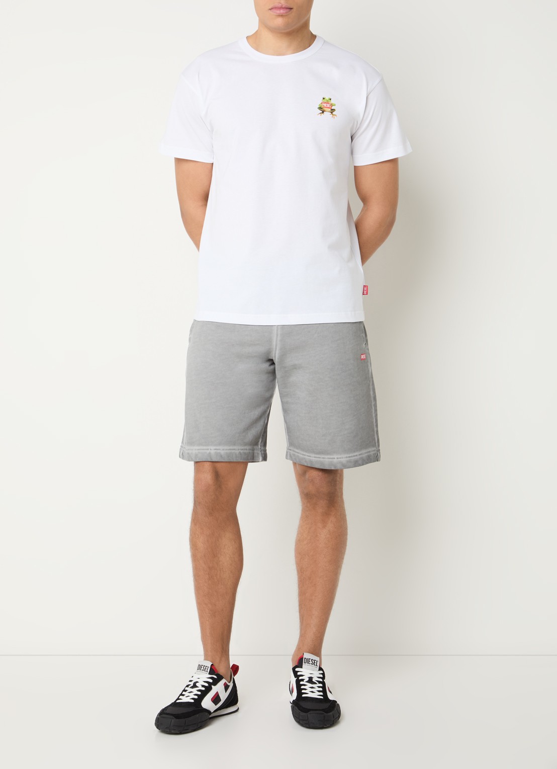 Diesel P-Crown-V1 loose fit korte joggingbroek met steekzakken - voorkant 3 grijs