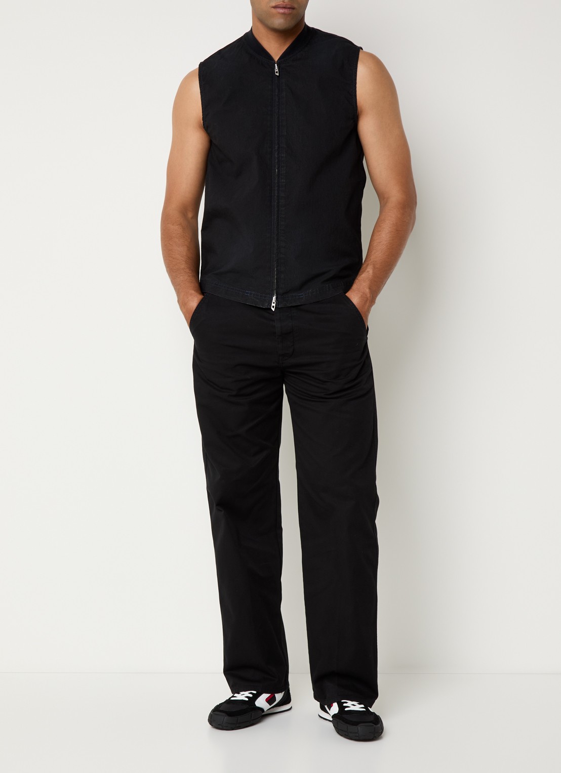 Diesel P-Hant straight fit chino met steekzakken - voorkant 3 zwart