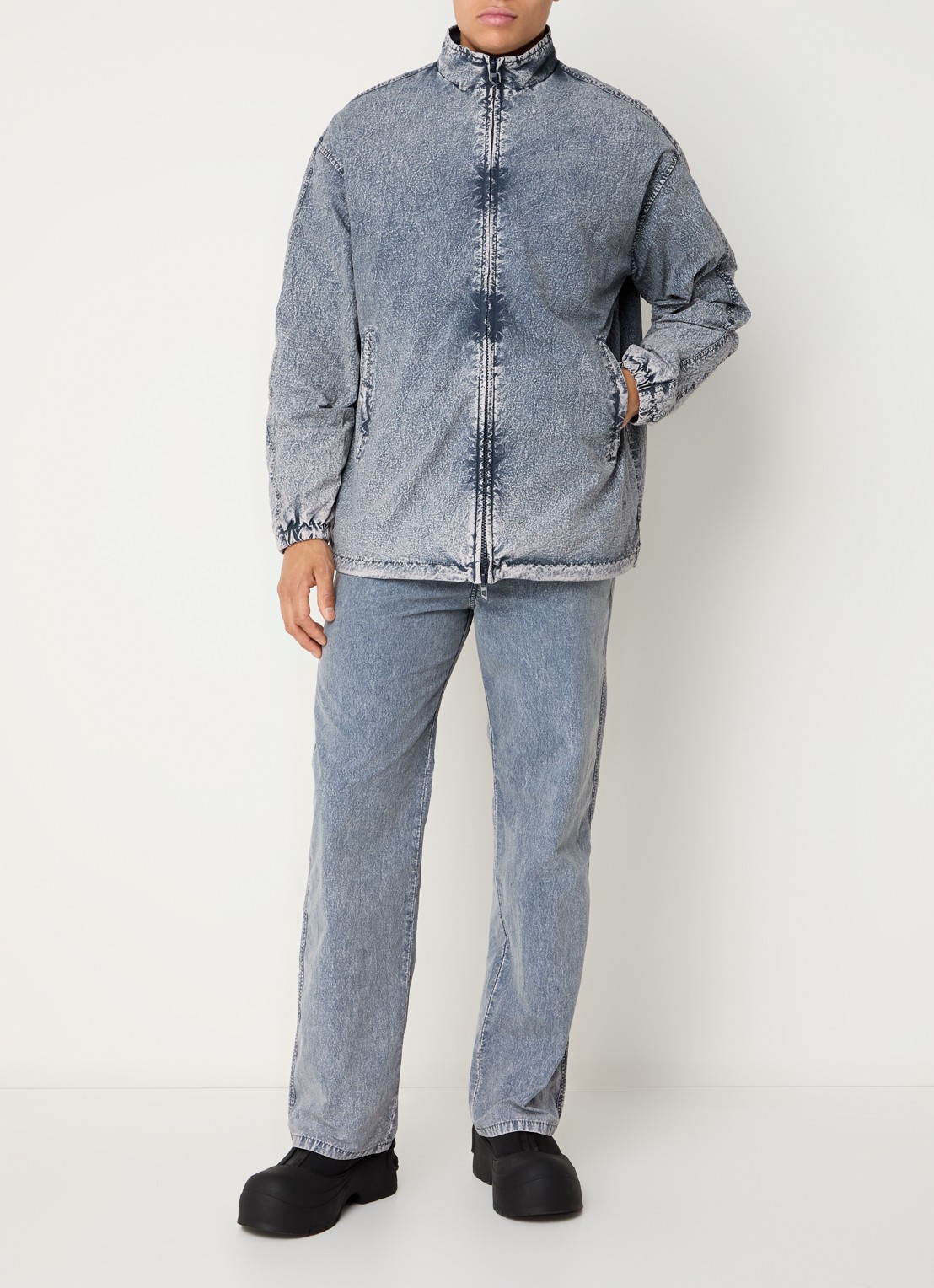 Diesel P-hantik straight fit chino met verwassen afwerking - voorkant 2 grijs