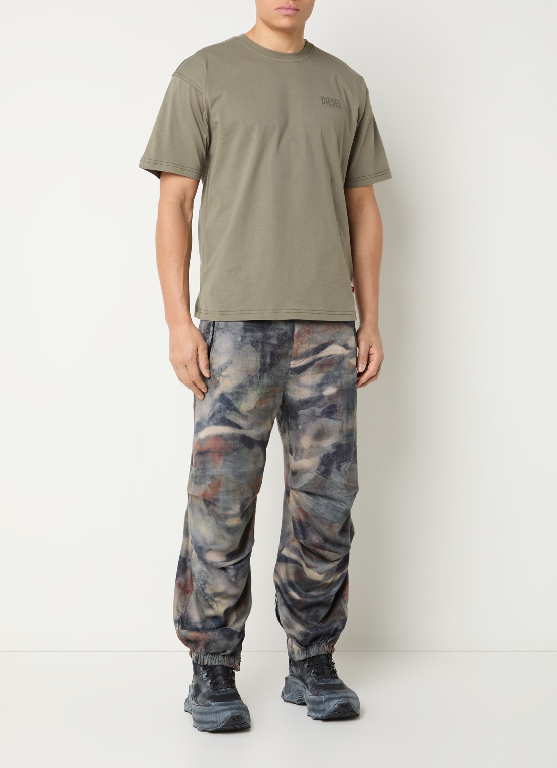Diesel P-Stitch-Tkbz tapered fit cargobroek met camouflageprint - voorkant 3 donkergrijs
