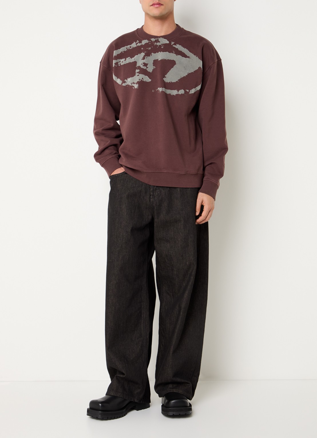 Diesel S-Box-N5 sweater met logoprint - voorkant 3 kastanjebruin