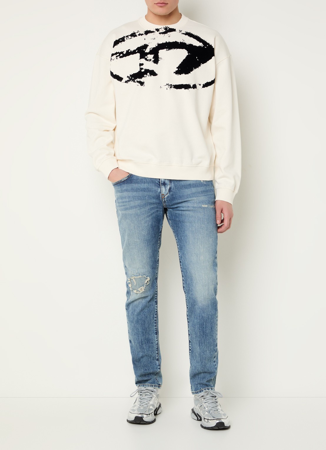 Diesel S-Boxt sweater met logoprint - voorkant 2 gebroken wit