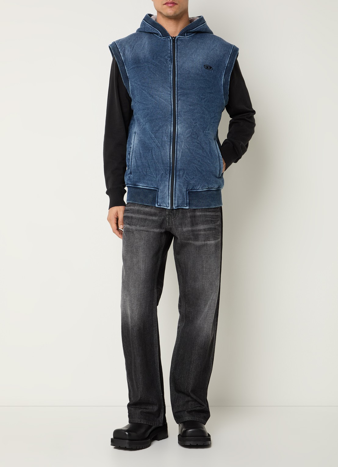 Diesel S-Hakel bodywarmer met capuchon en logo - voorkant 2 indigo