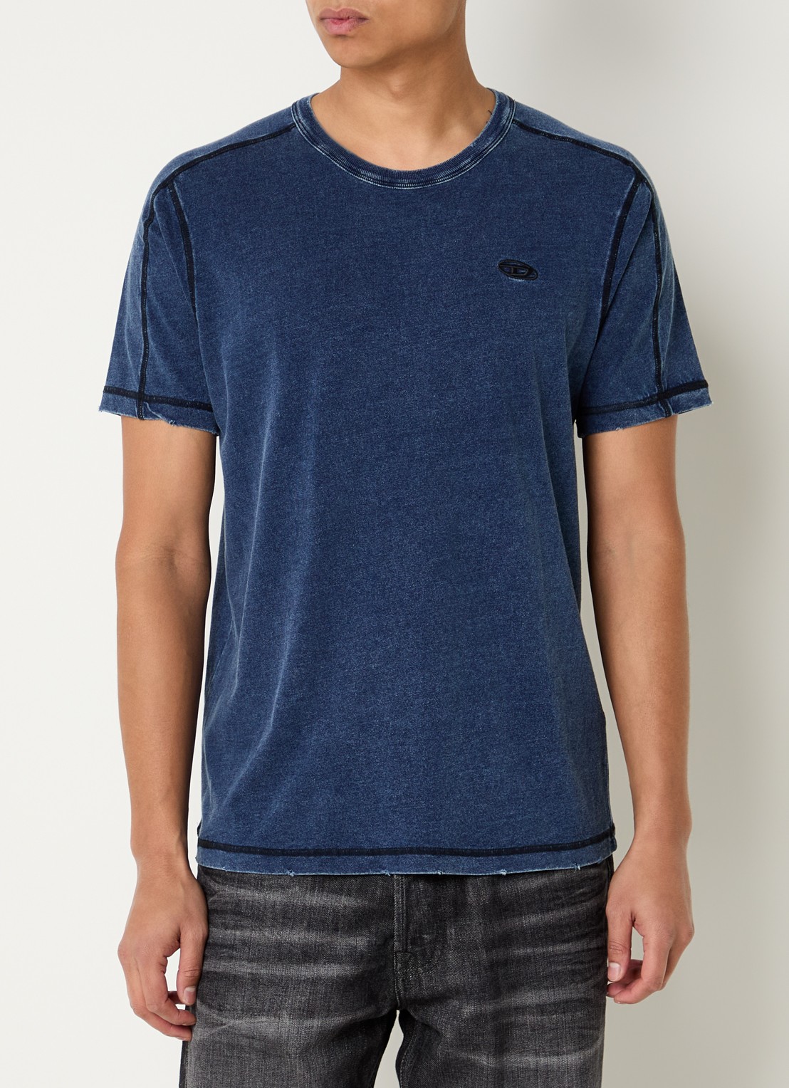 Diesel T-Adjind-New T-shirt met logoborduring en destroyed afwerking - detail 4 indigo