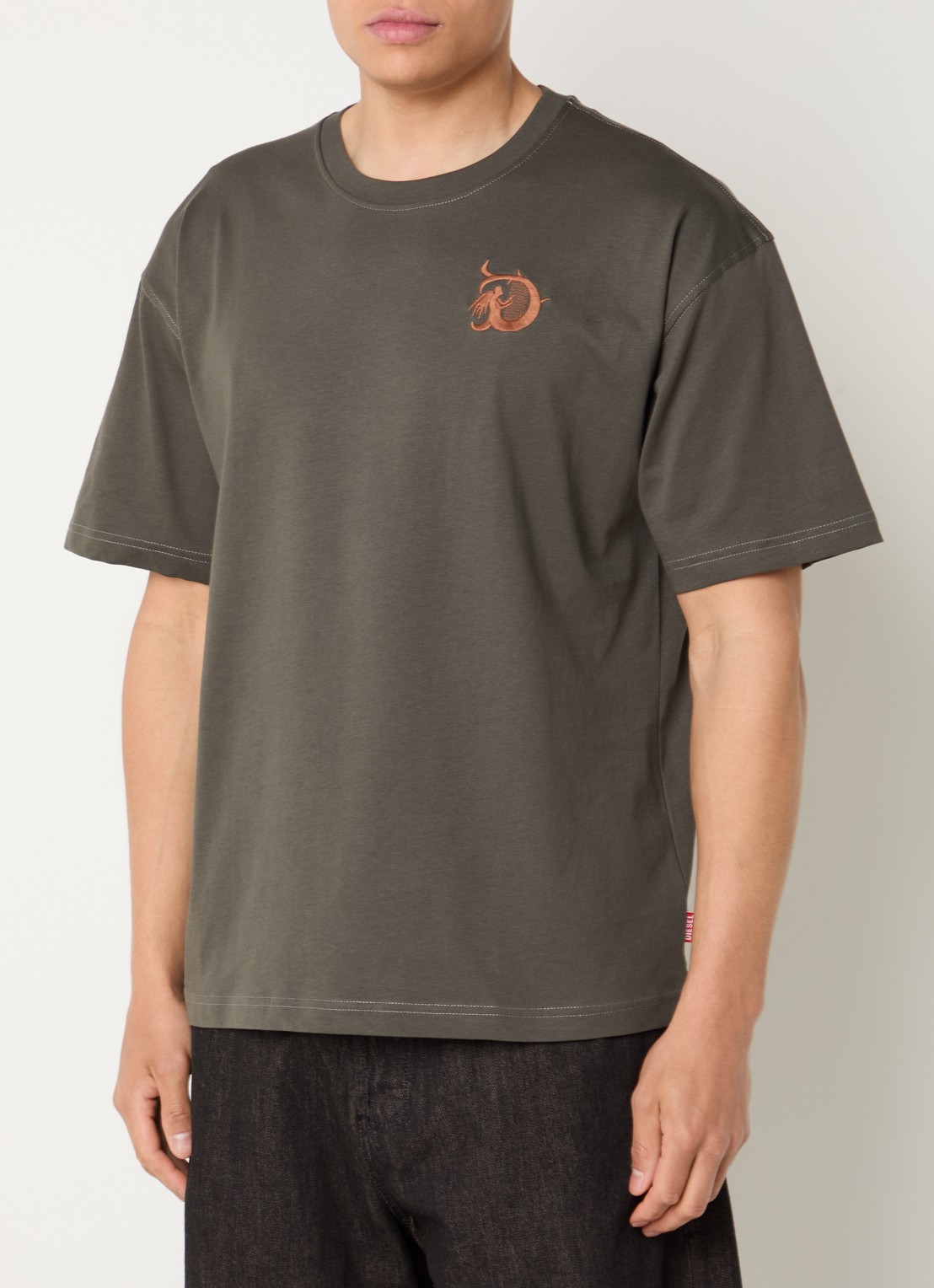 Diesel T-Boxt-AA11 T-shirt met front- en backprint - achterkant 4 olijfgroen