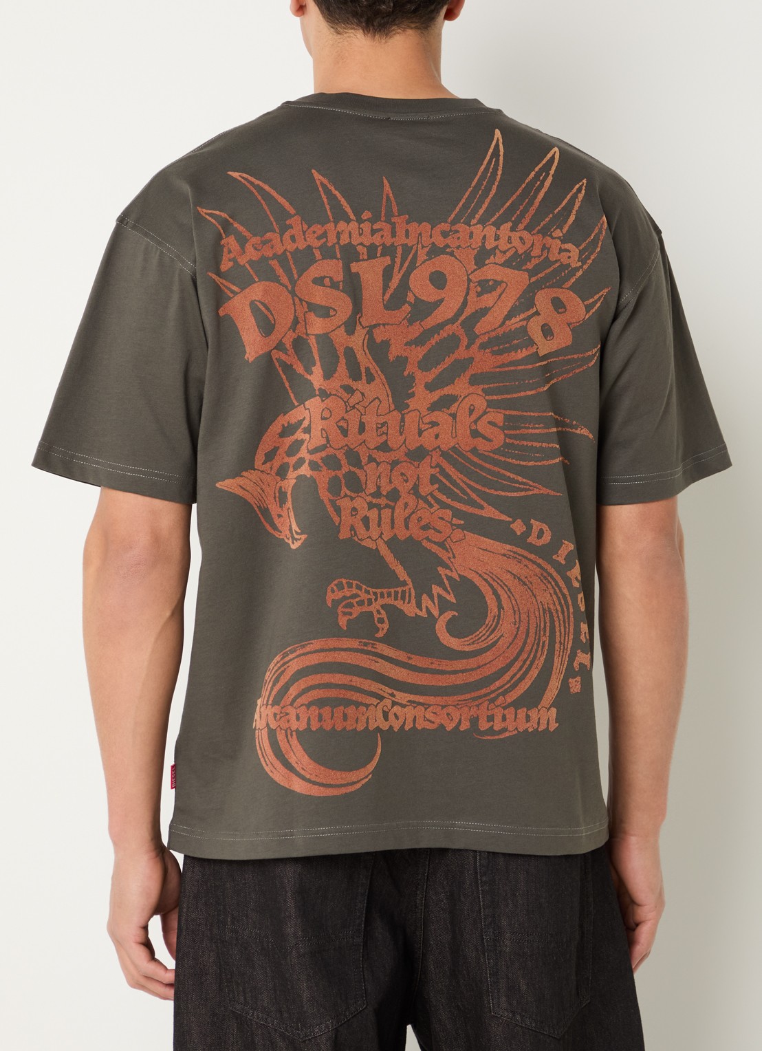 Diesel T-Boxt-AA11 T-shirt met front- en backprint - detail 3 olijfgroen