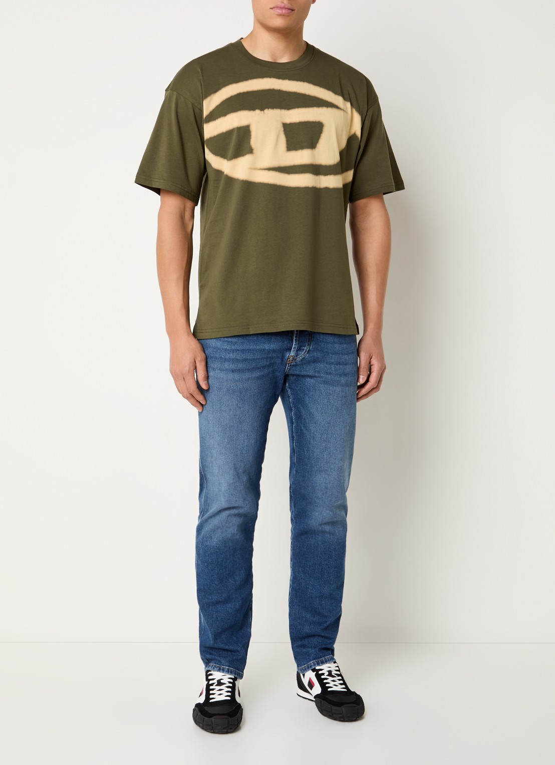 Diesel T-Boxt-Bleach T-shirt met logoprint - voorkant 3 groen