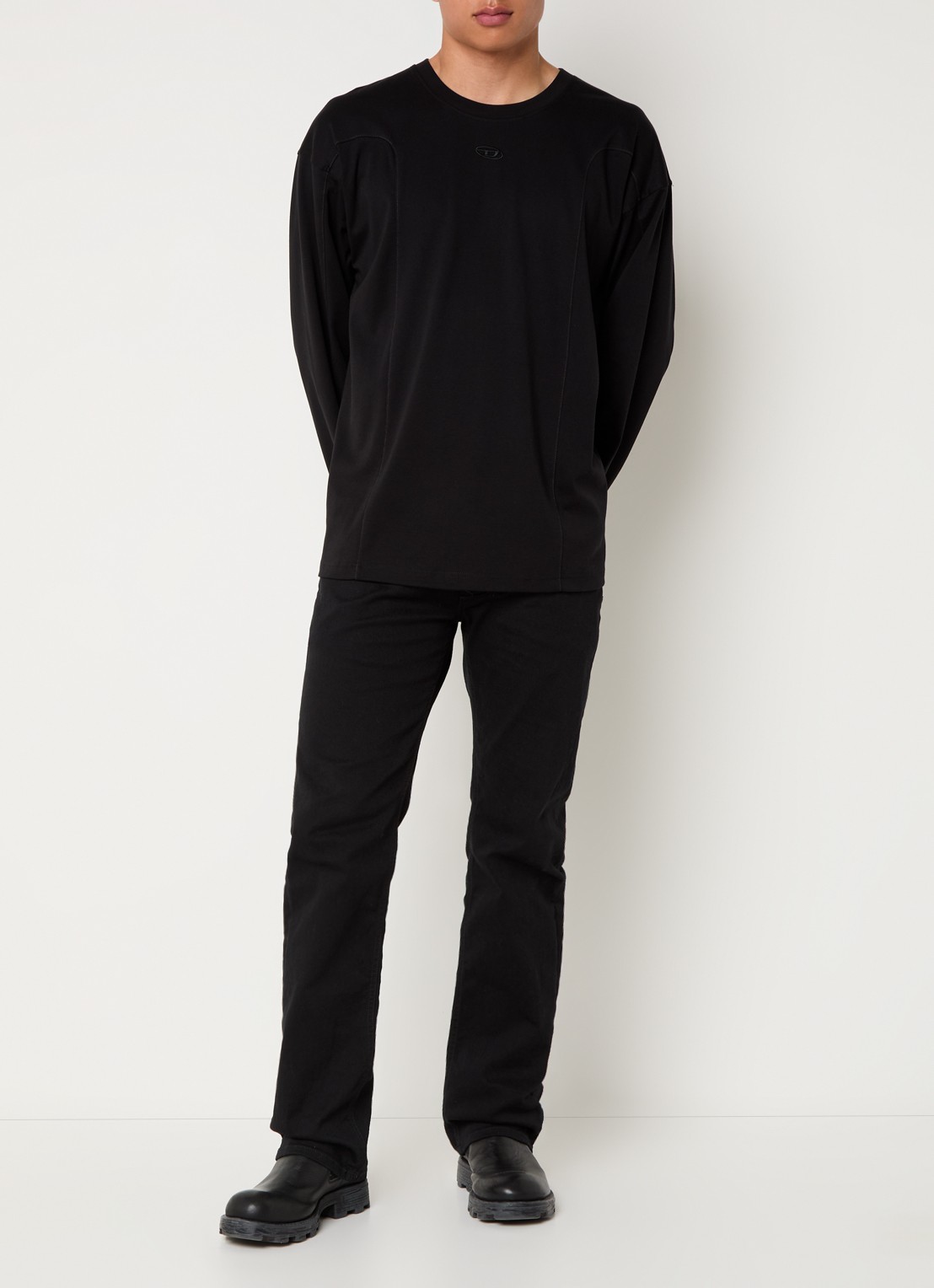 Diesel T-Boxt longsleeve met logoborduring - voorkant 2 zwart