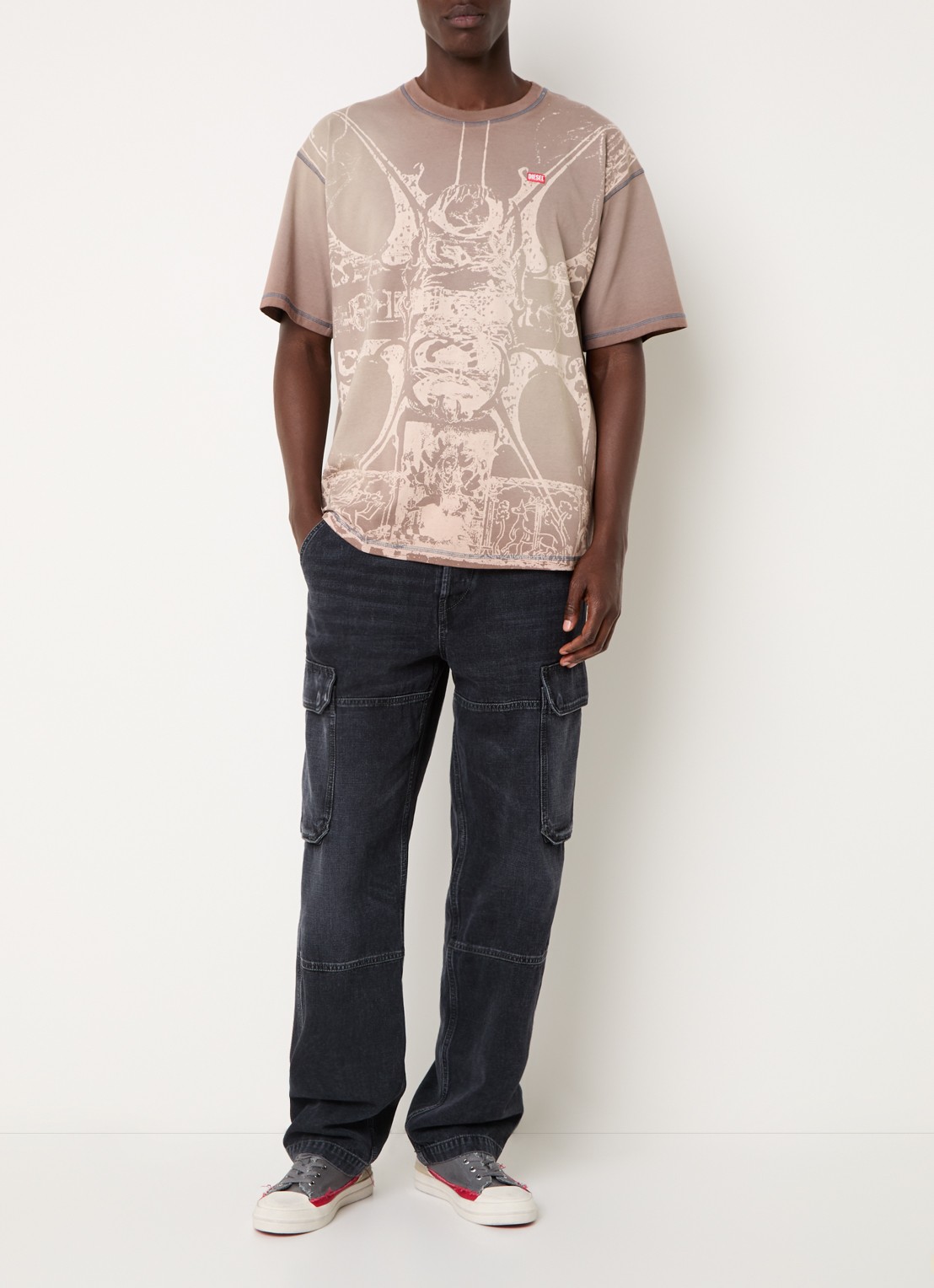 Diesel T-Boxt-T13 T-shirt met print - voorkant 3 lichtbruin