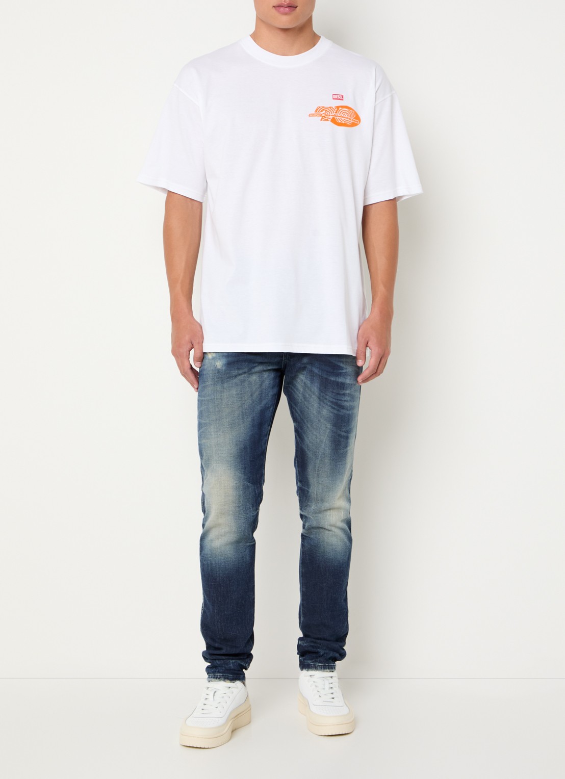 Diesel T-Boxt-T23 T-shirt met front- en backprint - voorkant 2 wit