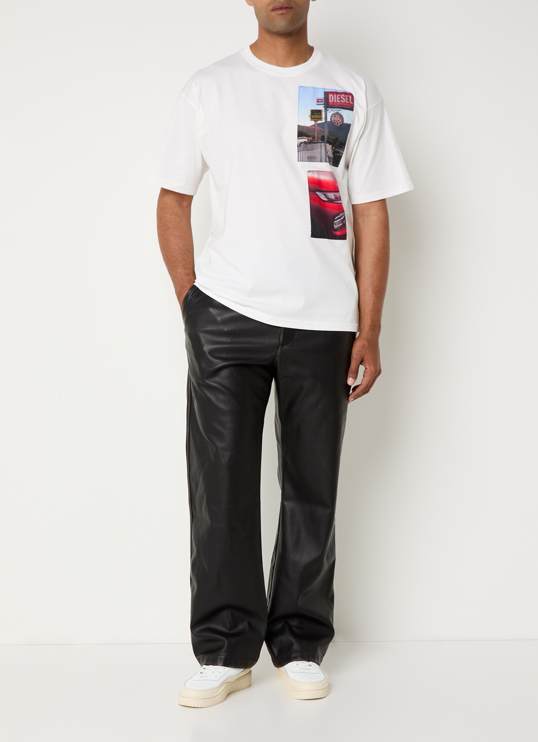 Diesel T-Boxt-T3 T-shirt met front- en backprint - voorkant 2 gebroken wit
