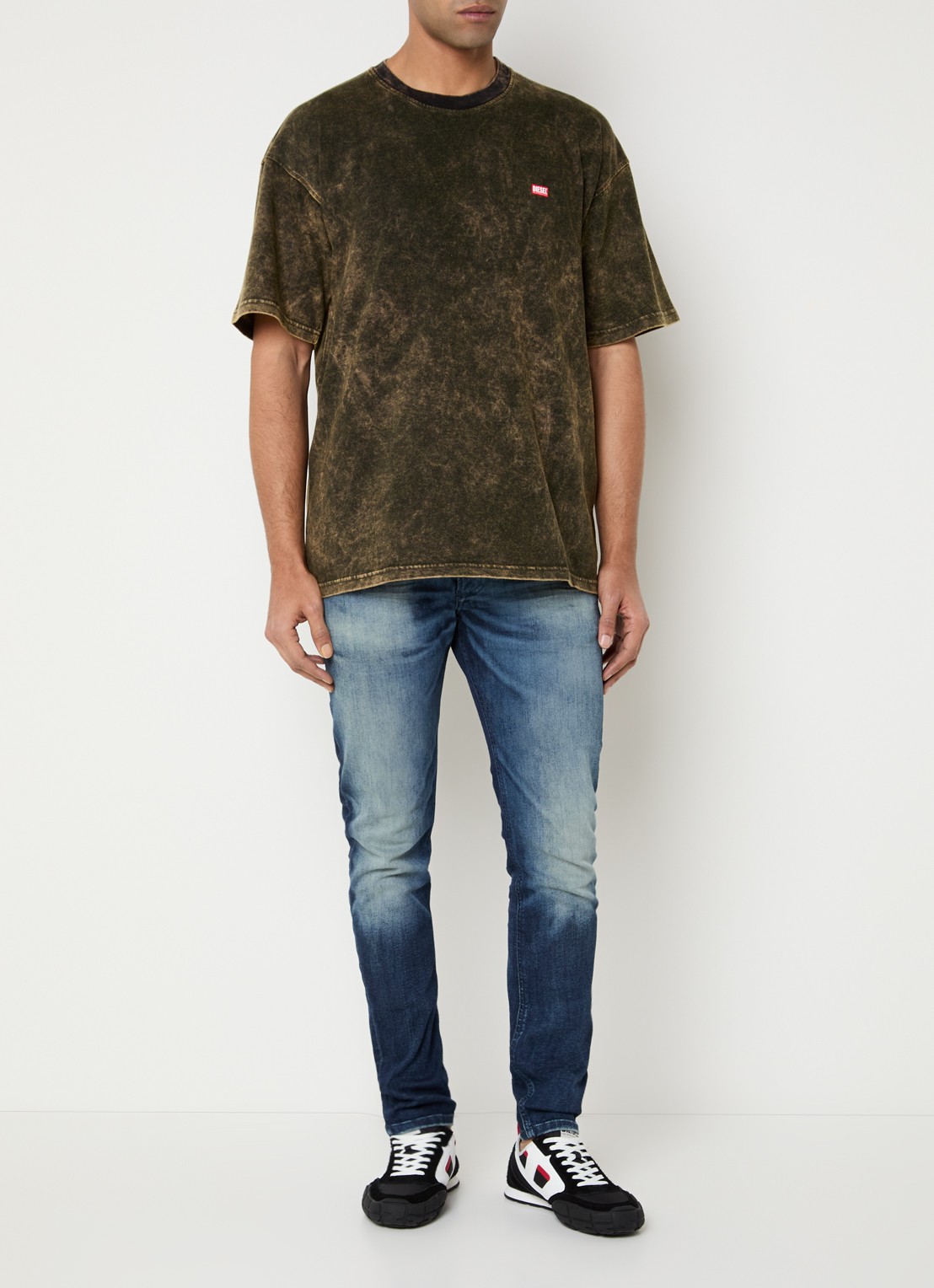 Diesel T-Boxt-T4 T-shirt met verwassen afwerking - voorkant 3 legergroen