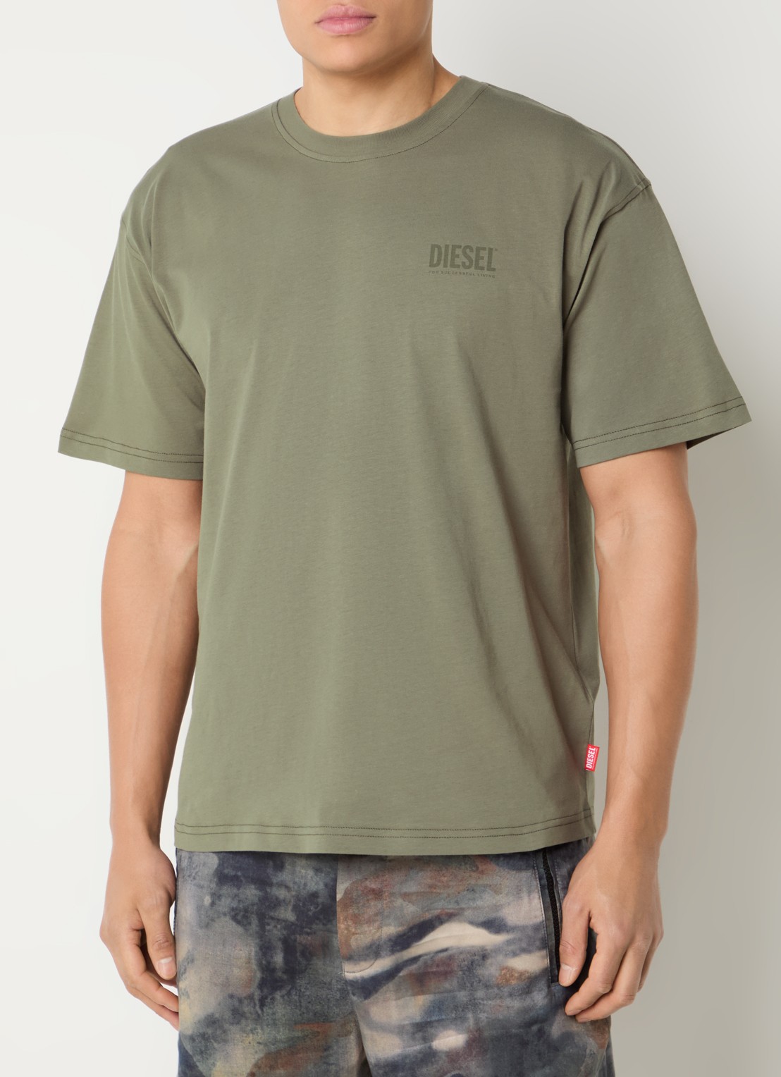 Diesel T-Boxt-V8 T-shirt met logo- en backprint - achterkant 3 legergroen