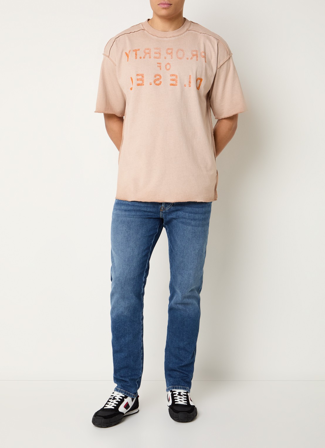 Diesel T-Look T-shirt met print - voorkant 4 zand