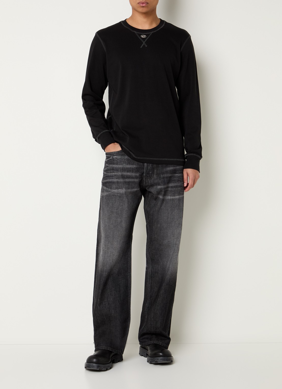 Diesel T-Madjust-Ls-Tr longsleeve met logo - voorkant 3 zwart