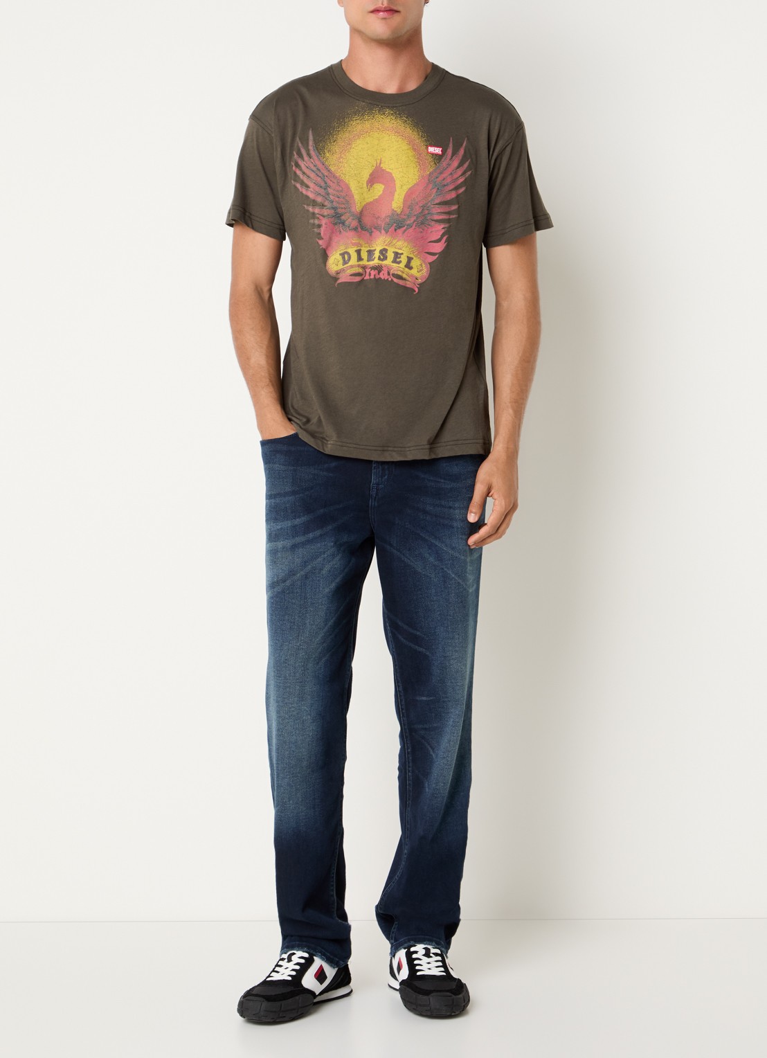 Diesel T-Norm-AA1 T-shirt met print - voorkant 4 bronsgroen