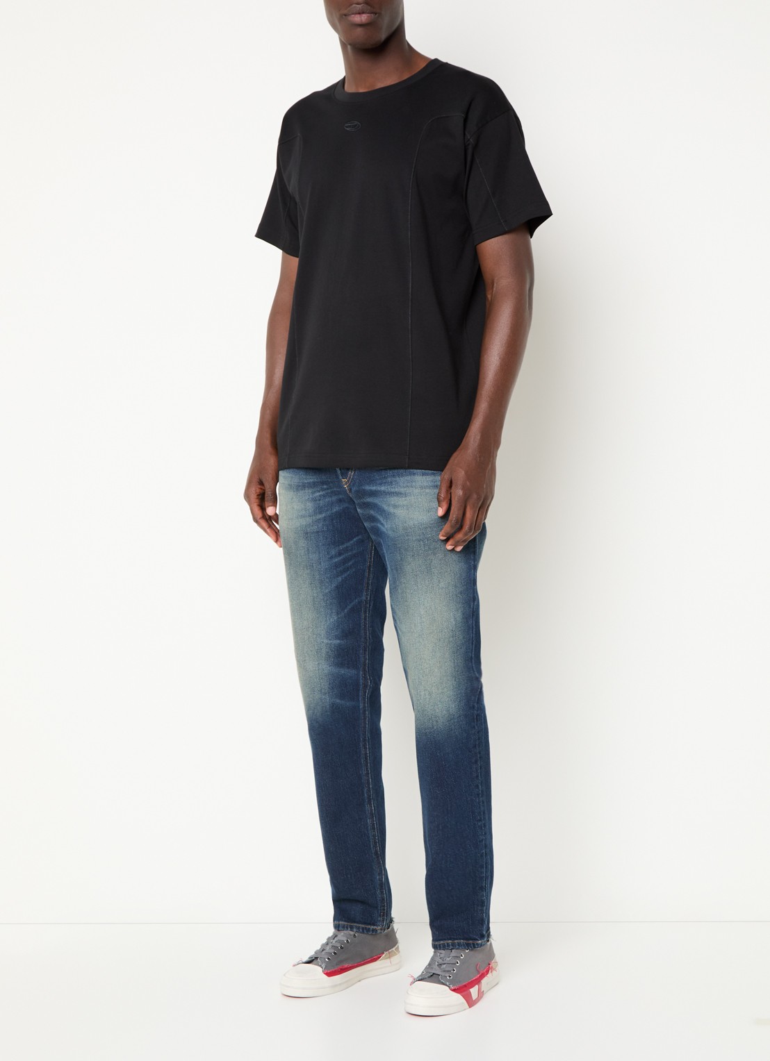 Diesel T-Norm-Int T-shirt met logoborduring - voorkant 4 zwart