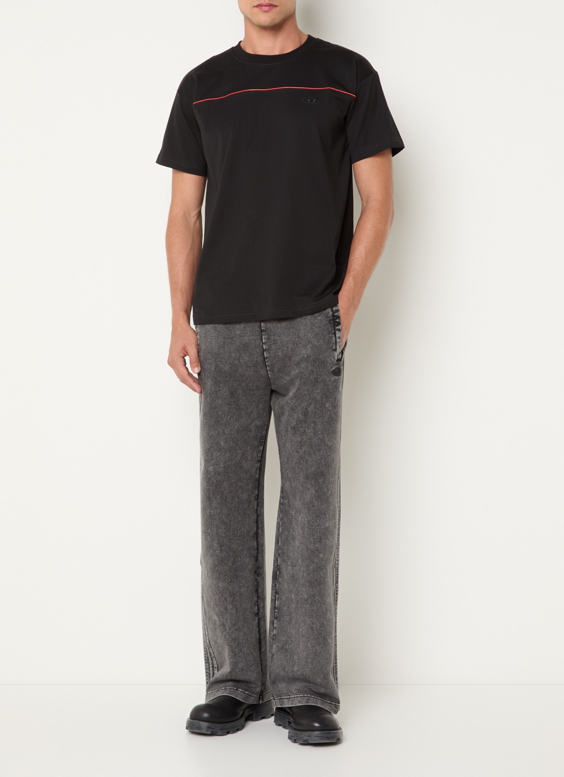 Diesel T-Norm-Piping T-shirt met logo - voorkant 3 zwart