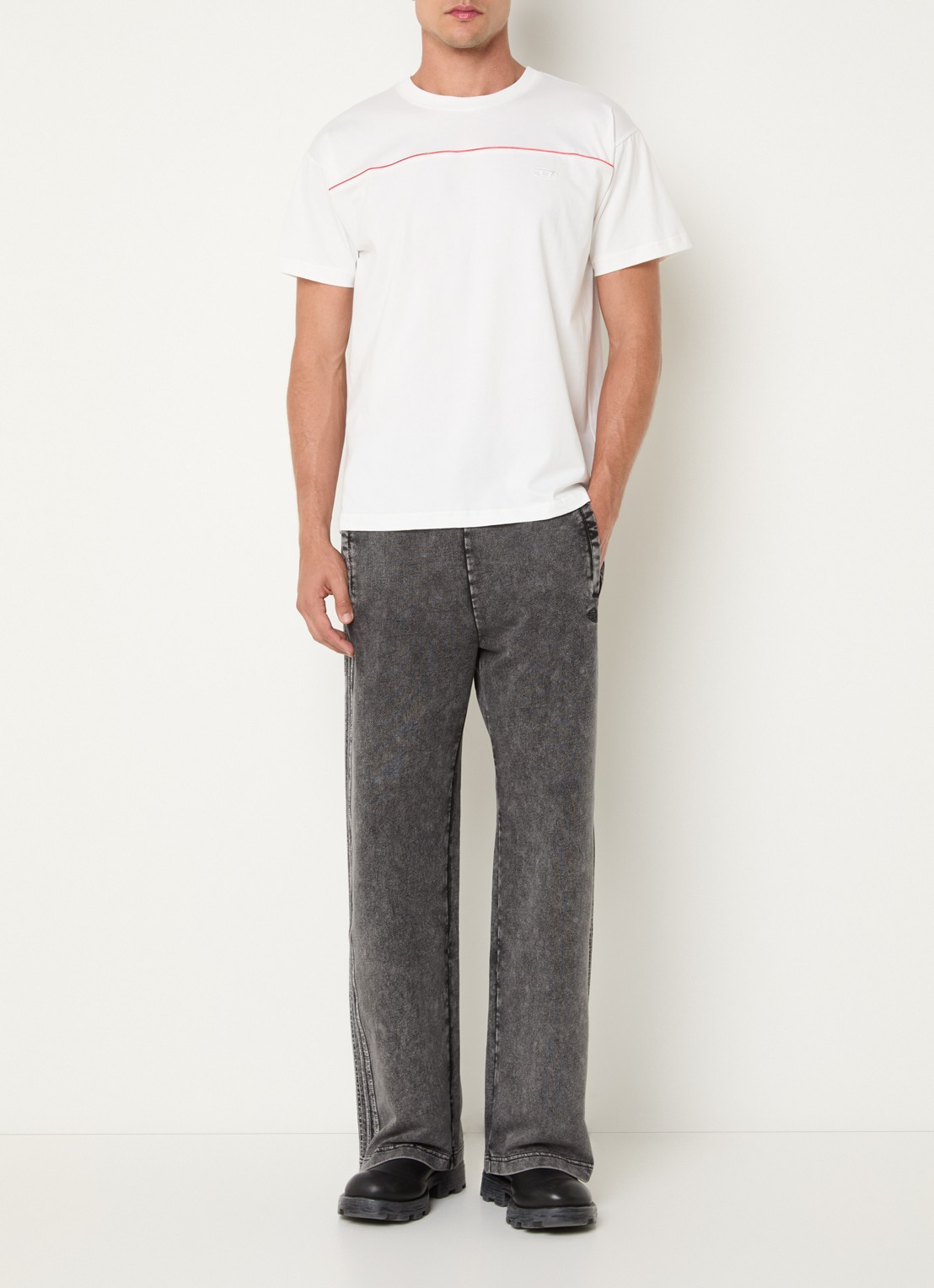 Diesel T-Norm-Piping T-shirt met logo - voorkant 4 wit