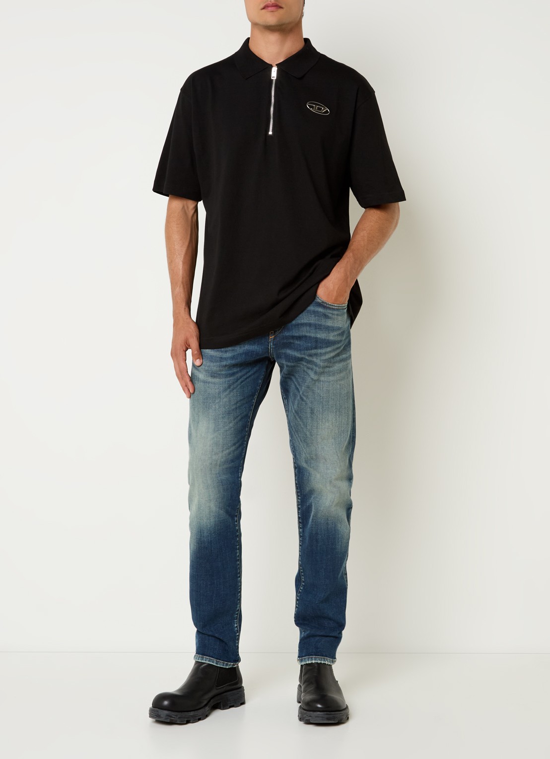 Diesel T-Vor-Od regular fit polo met halve rits en logo - voorkant 2 zwart