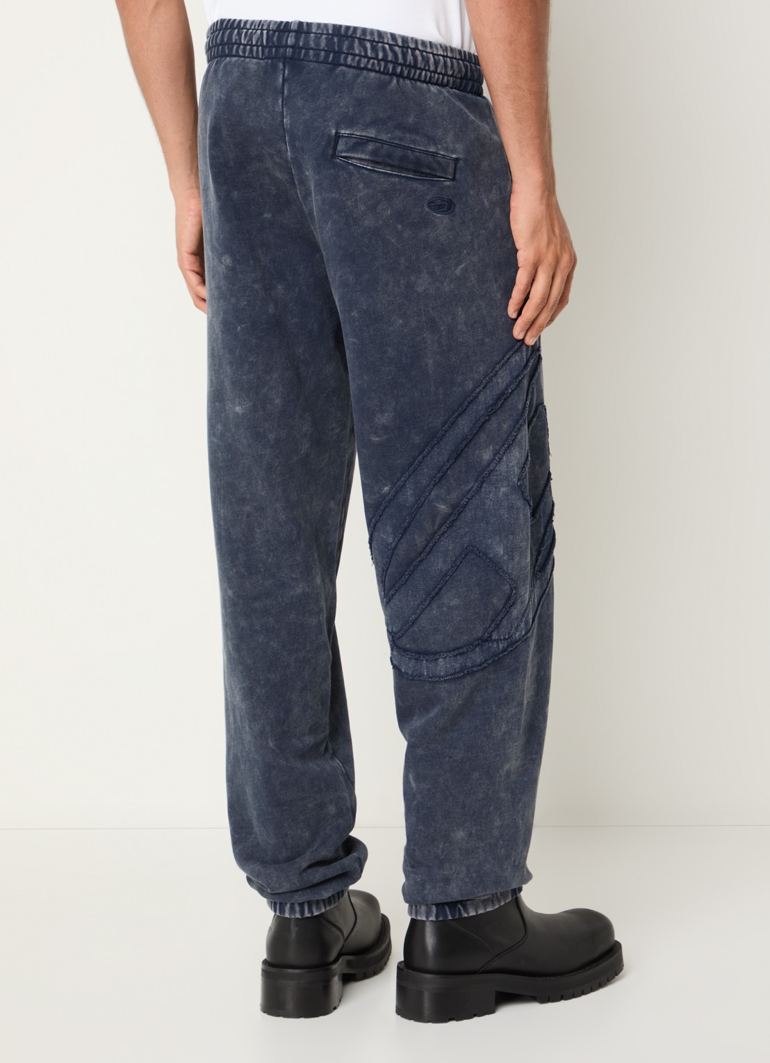 Diesel Tapered fit joggingbroek met logo en verwassen afwerking - achterkant 5 donkerblauw