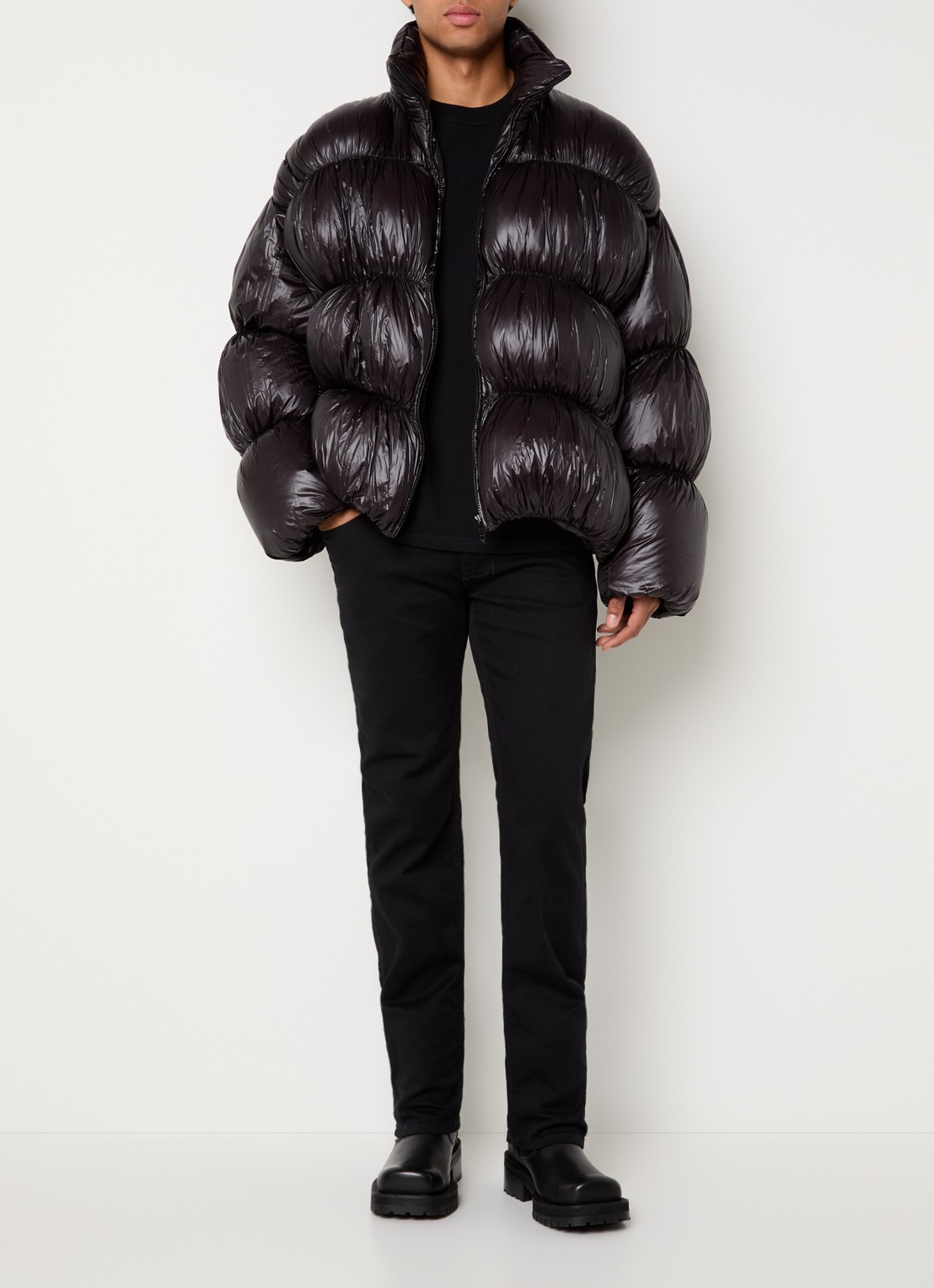 Diesel W-Choco puffer jack met ritszakken - voorkant 3 zwart