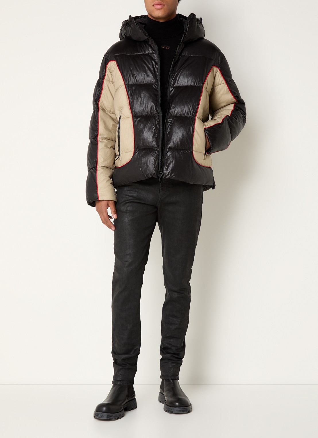 Diesel W-Ostend puffer jack met capuchon en ritszakken - voorkant 2 zwart