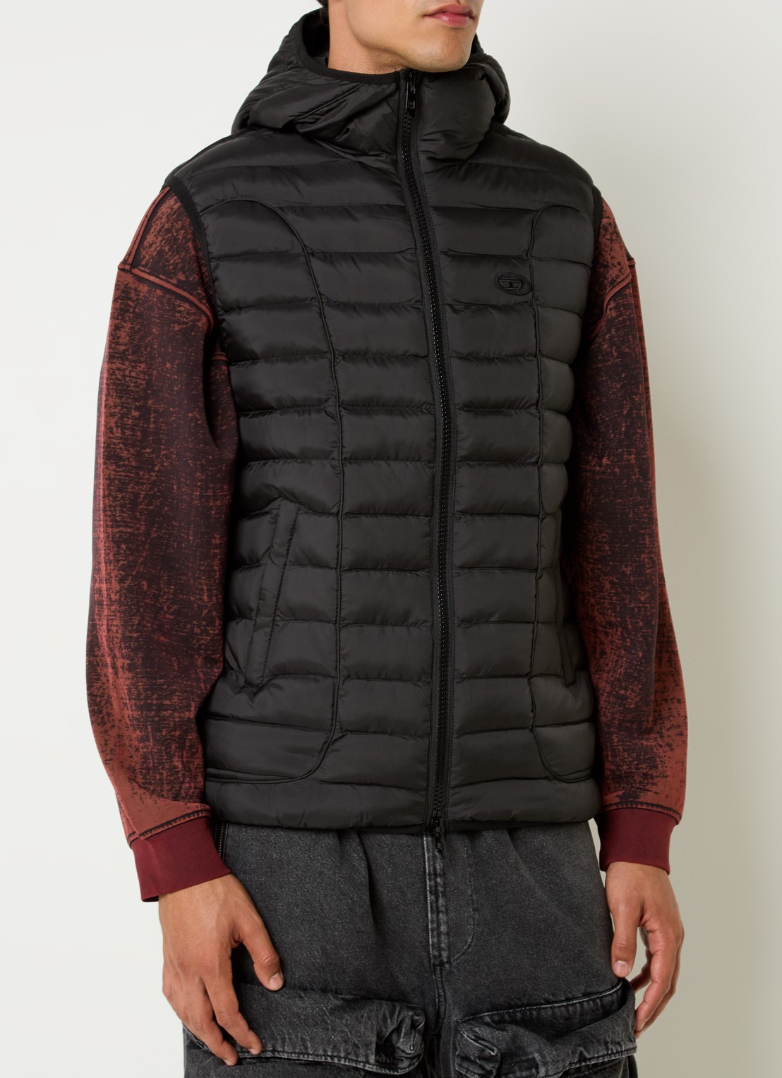Diesel W-Temple gewatteerde bodywarmer met capuchon en logo - detail 2 zwart