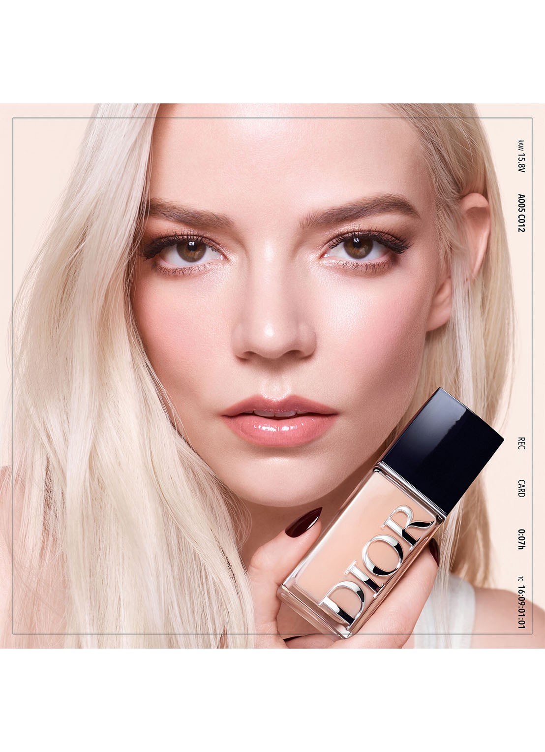 DIOR Dior Forever Skin Wear - vloeibare foundation - detail 7  0n
