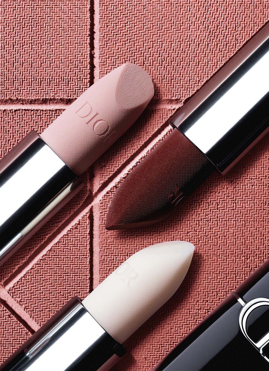 DIOR Rouge Dior Lipbalsem - detail 4 000 diornatural