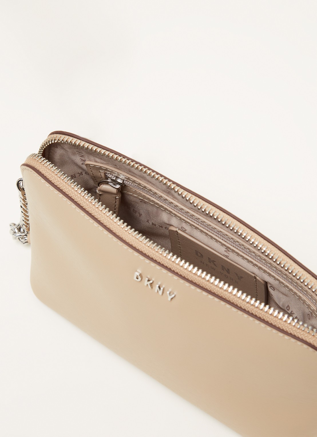DKNY Bryant Dome crossbodytas van leer - detail 3 beige