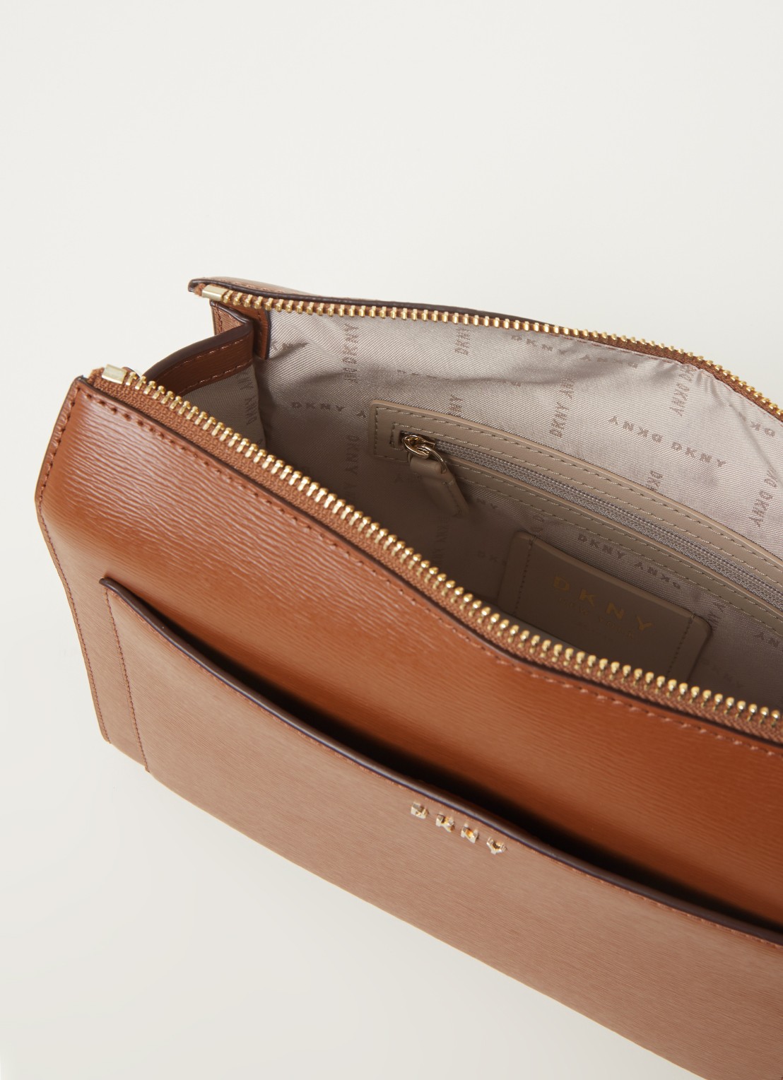 DKNY Bryant Medium crossbodytas van leer - detail 3 cognac