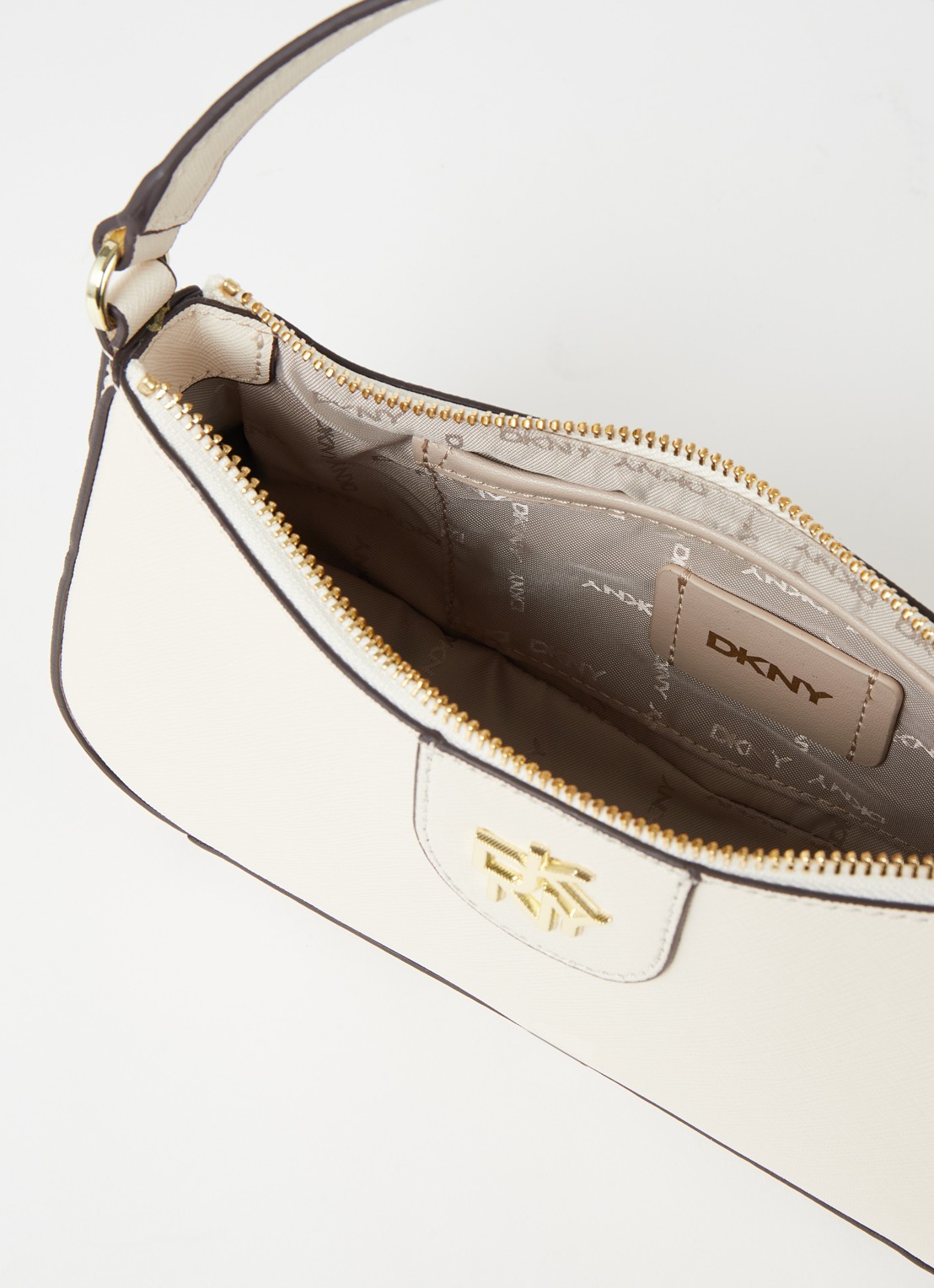 DKNY Carol schoudertas van leer - detail 2 creme