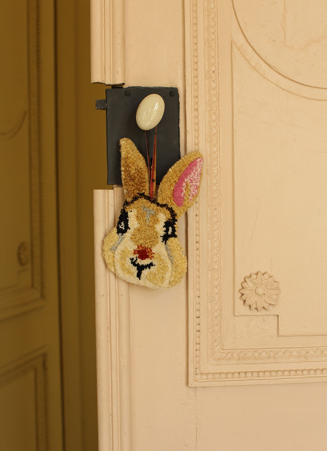 Doing Goods Betty Bunny hanger 26 cm - voorkant 4 lichtbruin