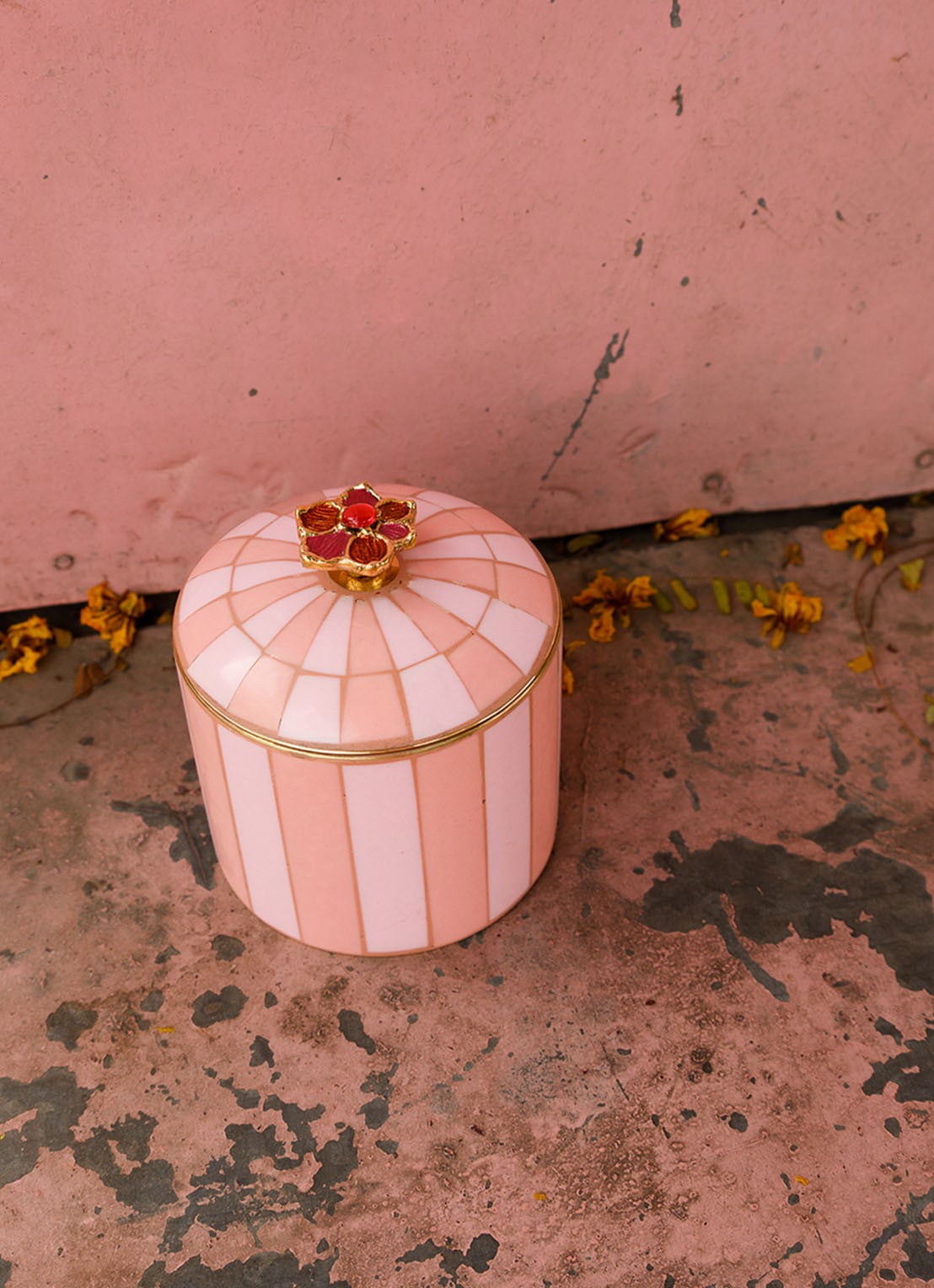 Doing Goods Cameron sieradendoos 10 cm - voorkant 2 roze