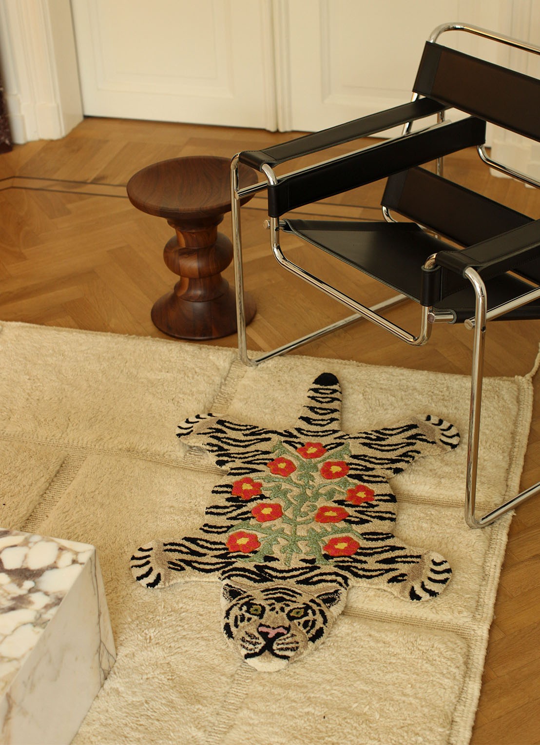Doing Goods Floral White Tiger Rug Small vloerkleed 92 x 62 cm - detail 3 zand