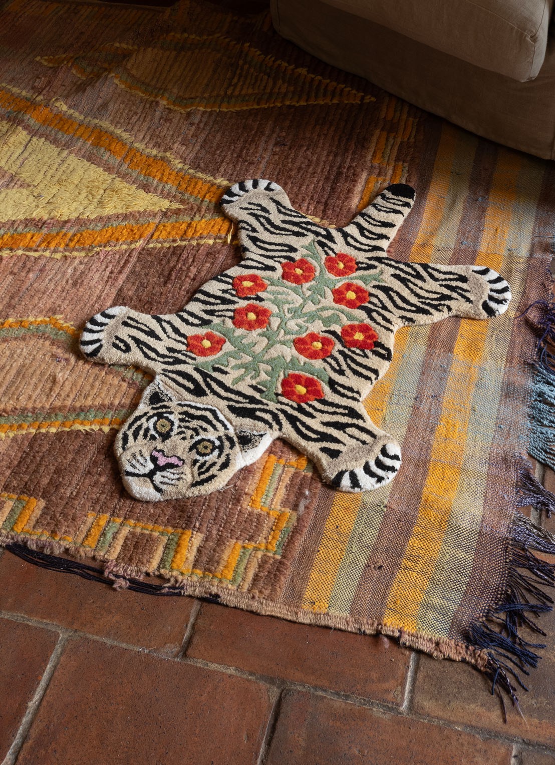 Doing Goods Floral White Tiger Rug Small vloerkleed 92 x 62 cm - voorkant 2 zand