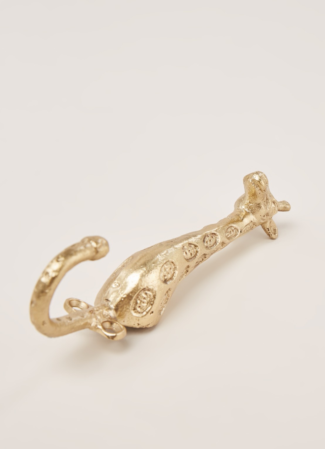 Doing Goods Gloria Baby Giraffe wandhaak 14,5 cm - detail 3 messing