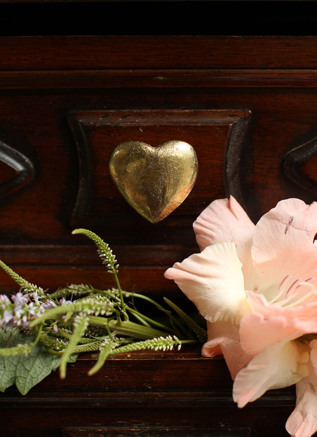 Doing Goods Holly Heart deurknop - voorkant 2 goud