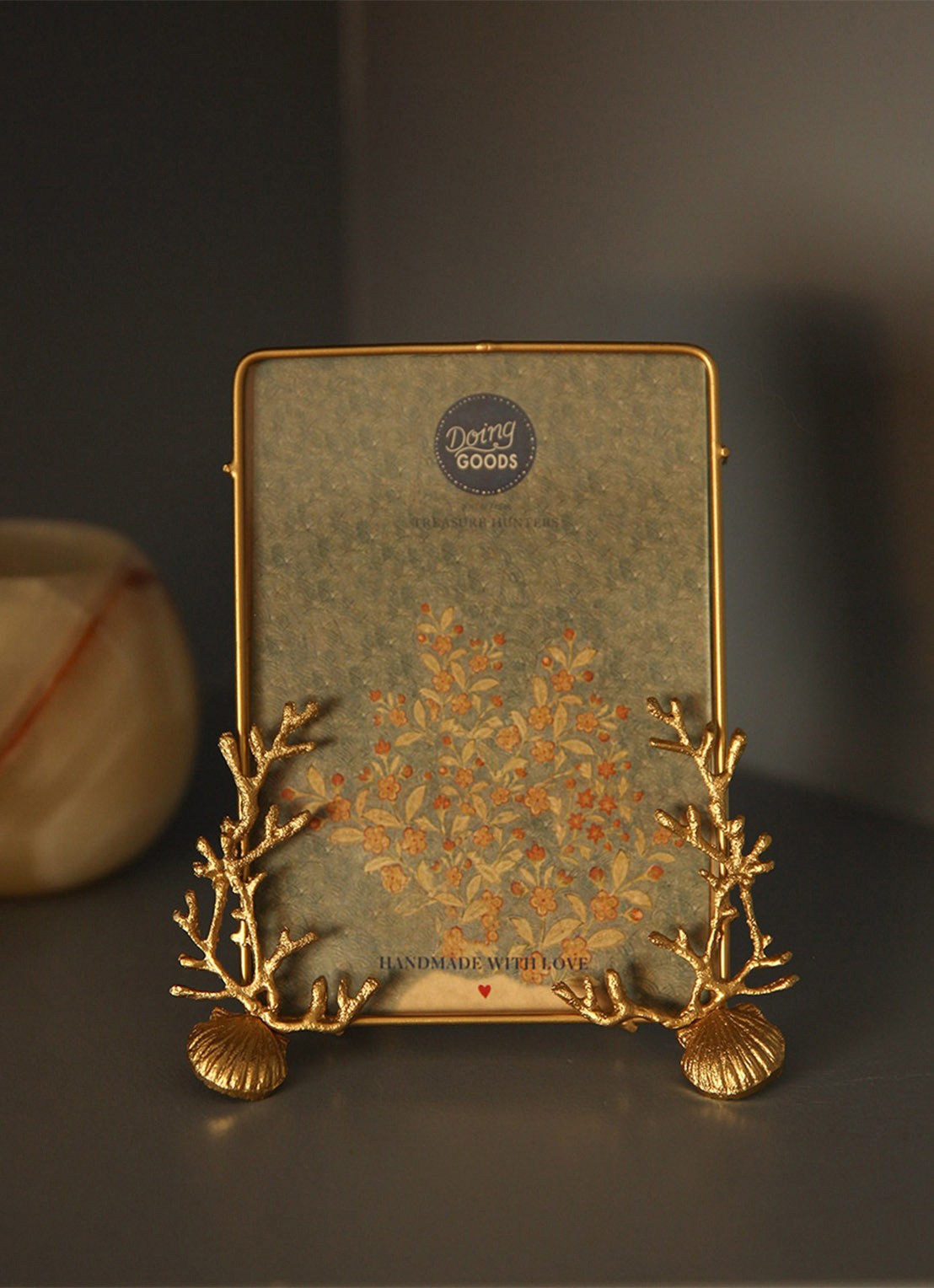 Doing Goods Kaia Coral Large fotolijst - voorkant 5 goud