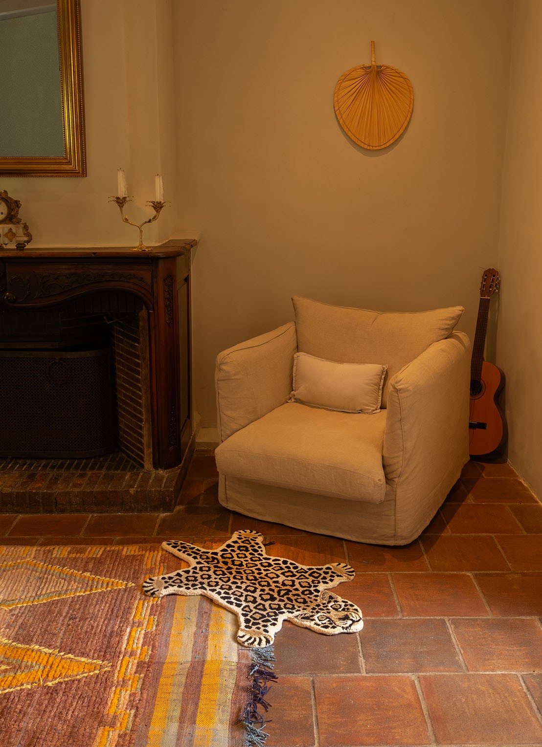 Doing Goods Loony Leopard Small kleed 92 x 62 cm - detail 2 beige