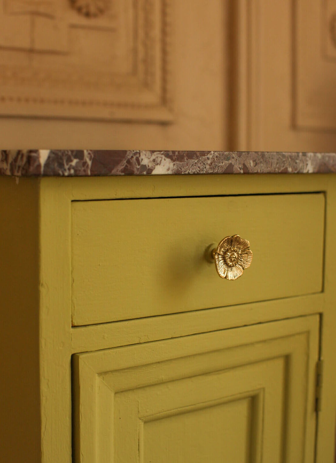 Doing Goods Mia Poppy knop - detail brons