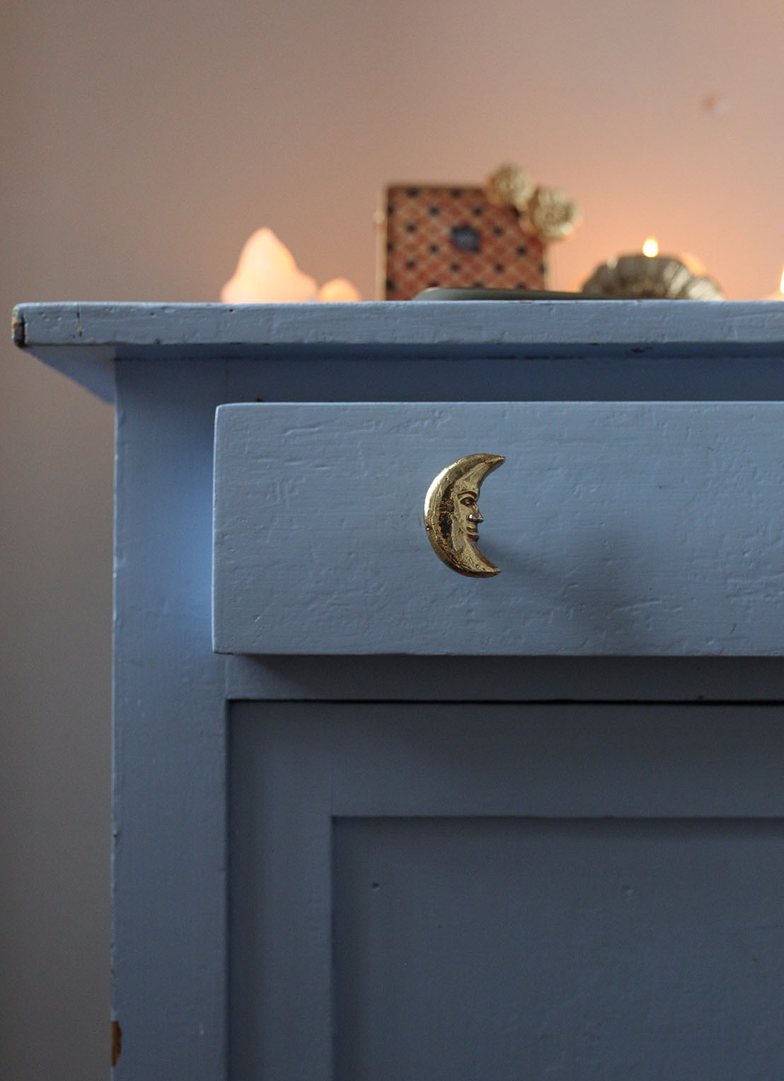 Doing Goods Morgan Moon deurknop- en wandhaak links - voorkant 2 goud